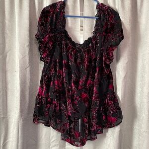 Black and Pink puff Sleeve burnout velvet torrid Blouse